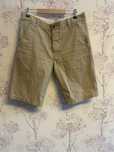 Pantalon scurt chino barbati Levi’s marimea L