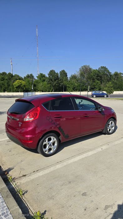 Ford fiesta   Titanium Magenta