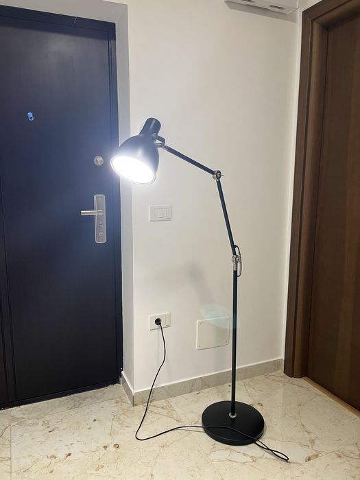 Lampadar Negru IKEA AROD