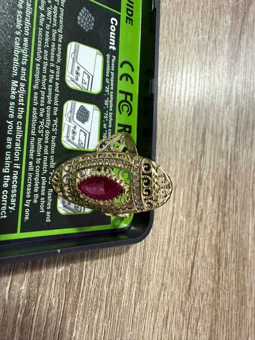 Златен пръстен дамски