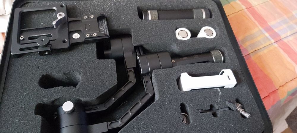 Gimbal Zhiyun Crane V2 in perfecta stare de functionare