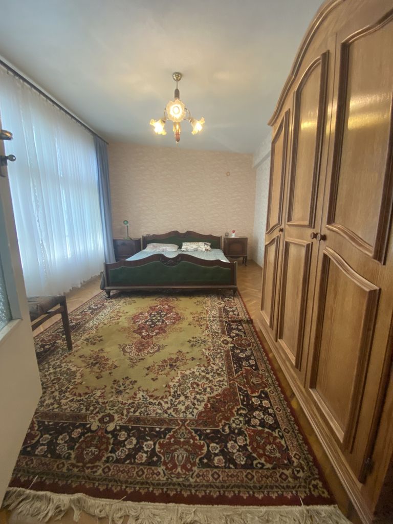 Дава се под наем Къща в Варна, Виница - 200 кв.м за 765 € - Снимка #3