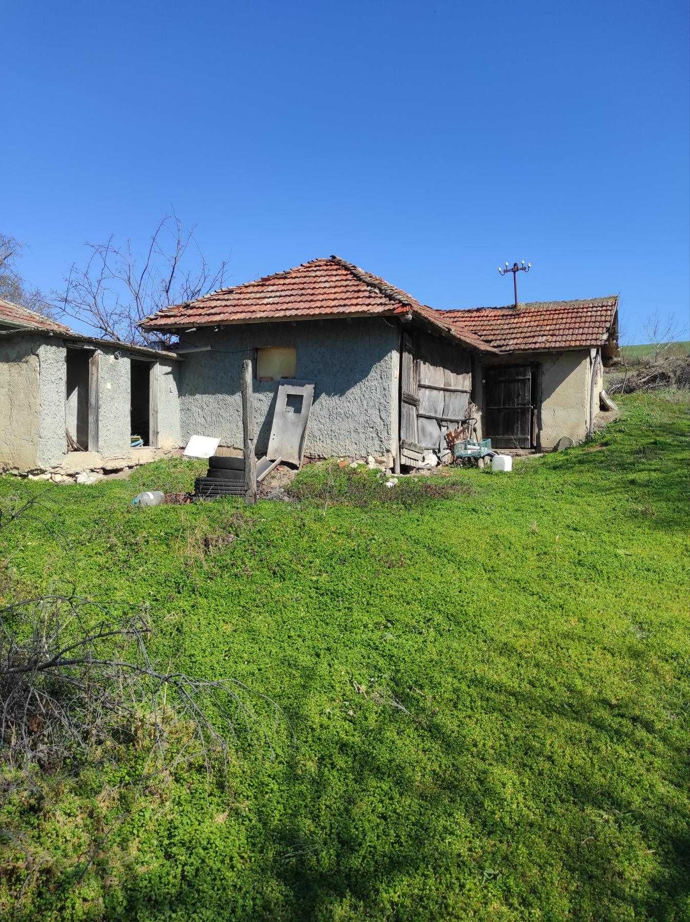 Продавам къща в село Казимир