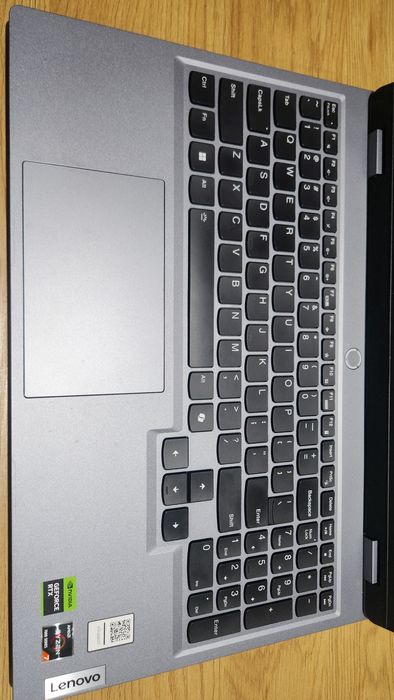 Laptop Gaming Leonovo LOQ 15ARP9