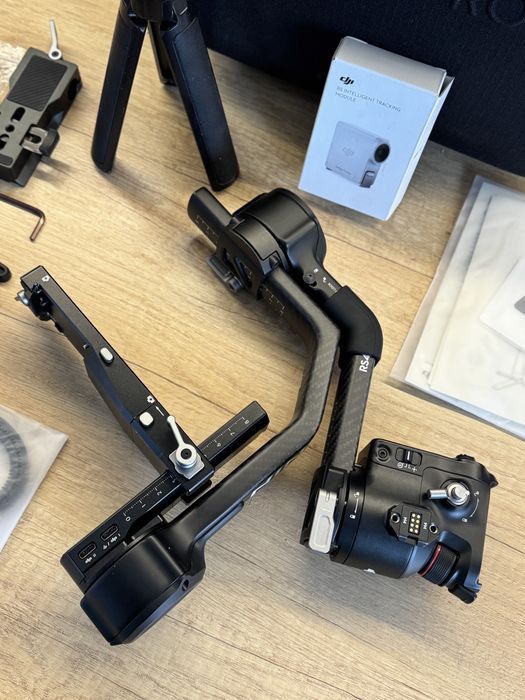 DJI Ronin RS 4 Pro Combo Стабилизатор / Гимбъл