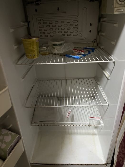 Холодильник б/у срочно срочно продам !!
