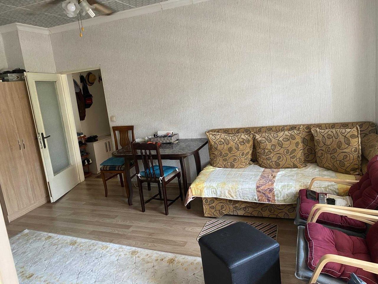 Продава се Тристаен апартамент в Провадия - 70 кв.м за 836 €/кв.м - Снимка #1