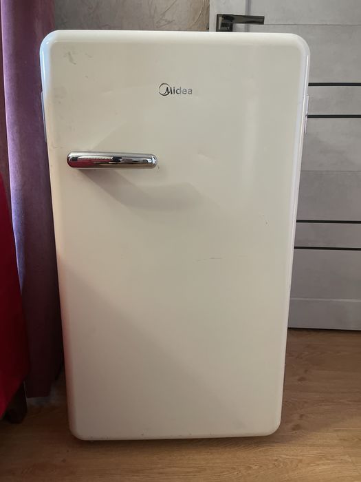 Срочно продам холодильник хорошее состояние