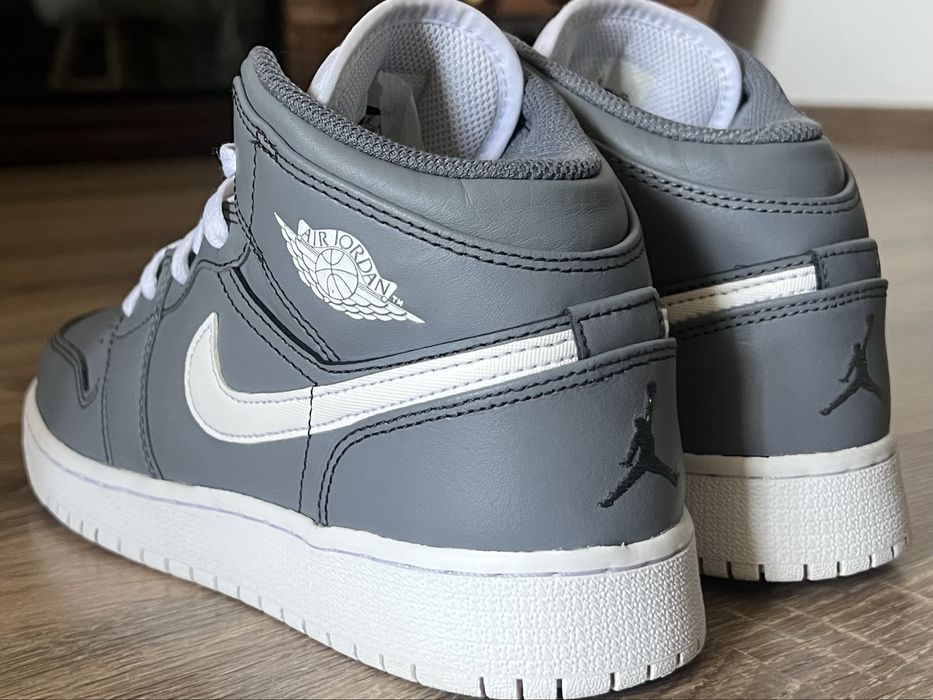 Air Jordan 1 Mid Cool Grey… produs original