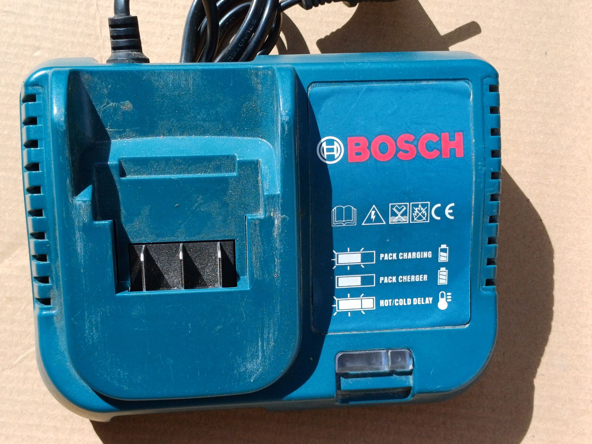 Incarcator Bosch 24v in stare buna
Este testat