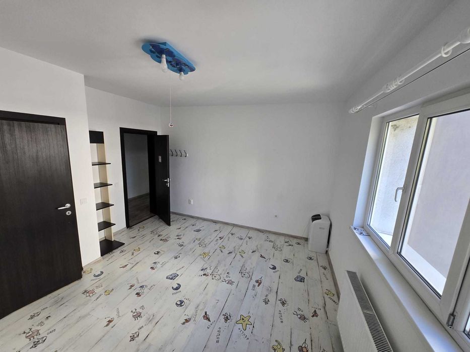 Ap 3 camere, zona Vest, complet utilat, 2 locuri de parcare  650€/lună