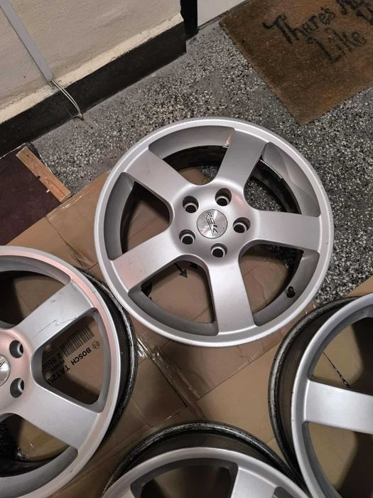 Джанти 17 цола 114.3х5 6.5J ЕТ50 централен отвор 64.1