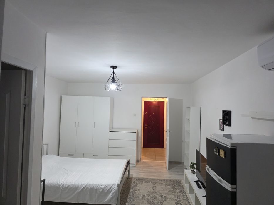 Inchiriez garsoniera, in Brazda