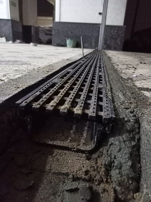 Лоток DN100 полипропилен + копкоги чугун Ч-50  Vs Line ва Гидролика