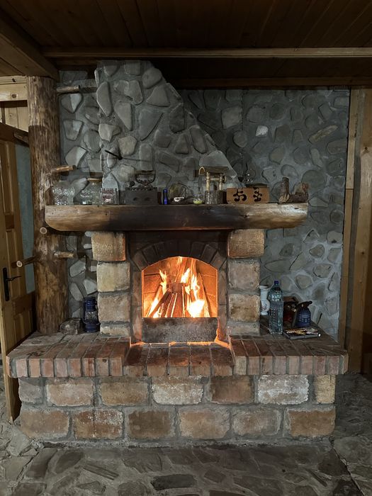 Vand cabana si teren 8ha