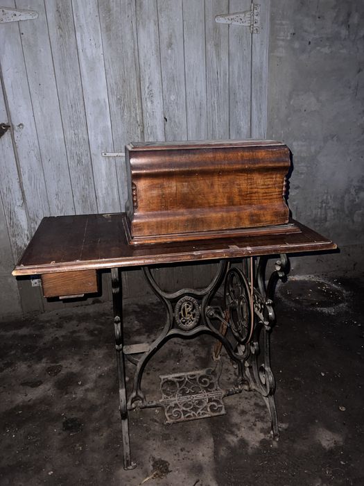 Masina de cusut Vintage