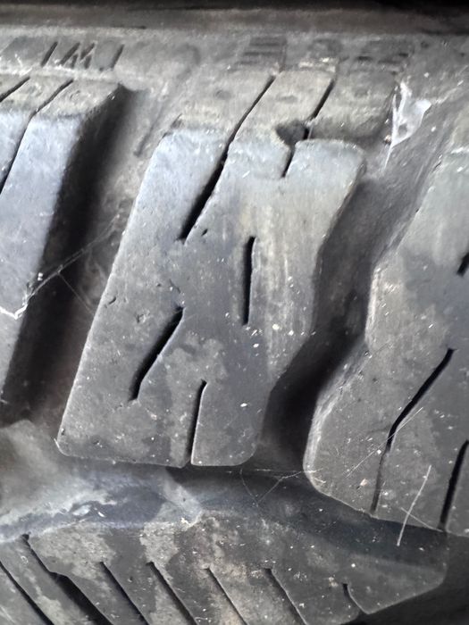 Vand  anvelope iarna 205/60 r16