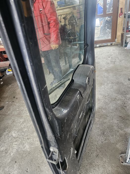 Ușă stânga spate modelul mic ford transit