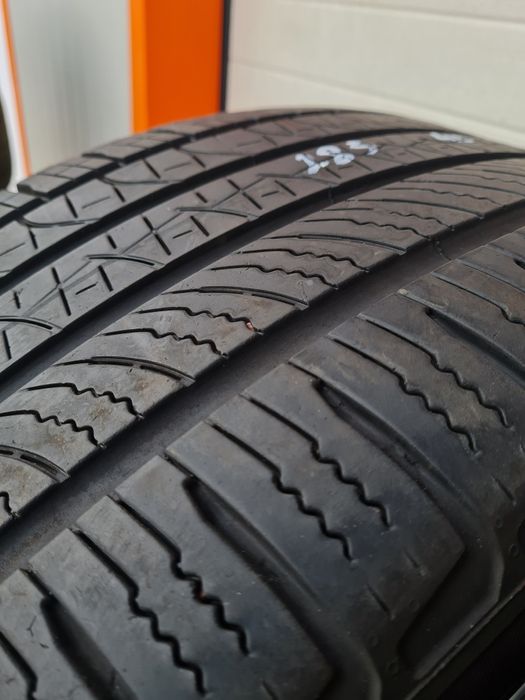 Всесезонни гуми 2 броя PIRELLI ScorpionZero 285 40 R23 дот 4923