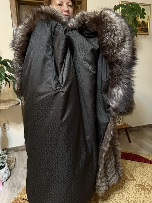 Haina de vulpe argintie unicata