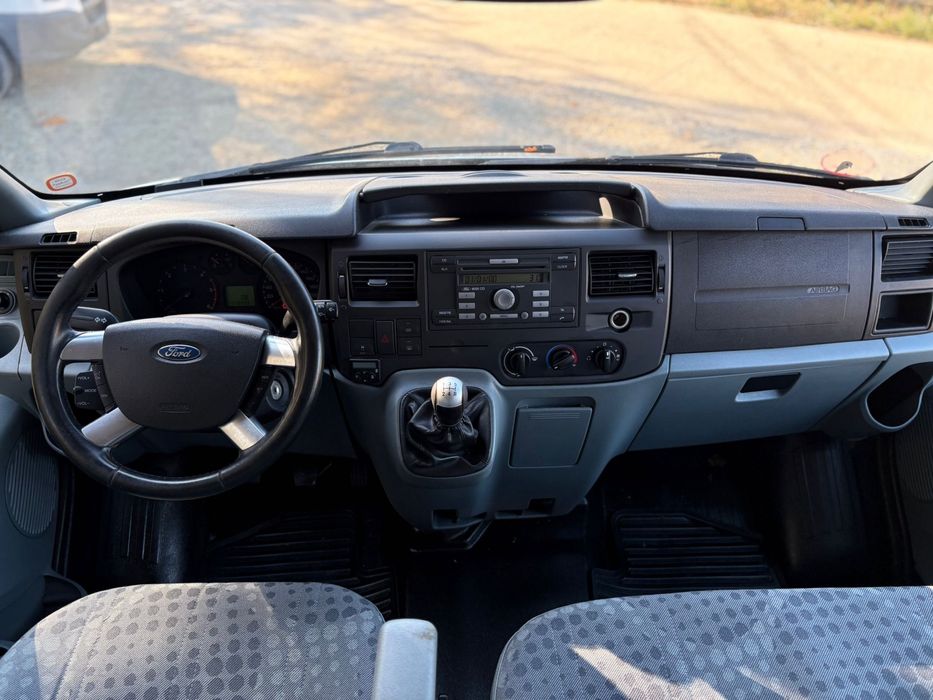 Ford transit 2011 8+1