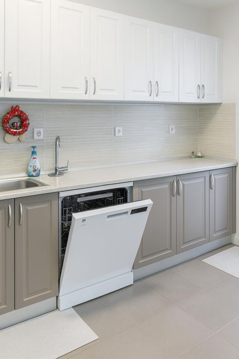 Дава се под наем Двустаен апартамент в Пловдив, Център - 80 кв.м за 562 € - Снимка #3