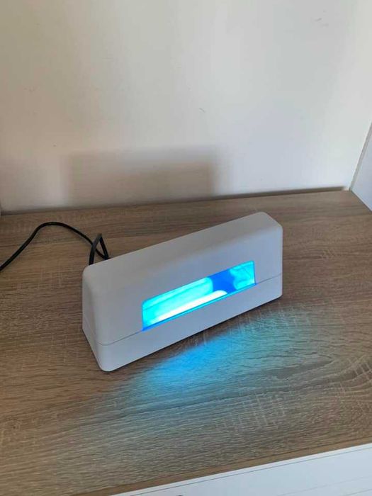 Продавам Лампа за гел лак за нокти , в мн добро състояние - 25.00 лв