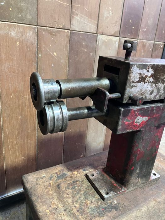 Masina de roluit, ondulat tabla