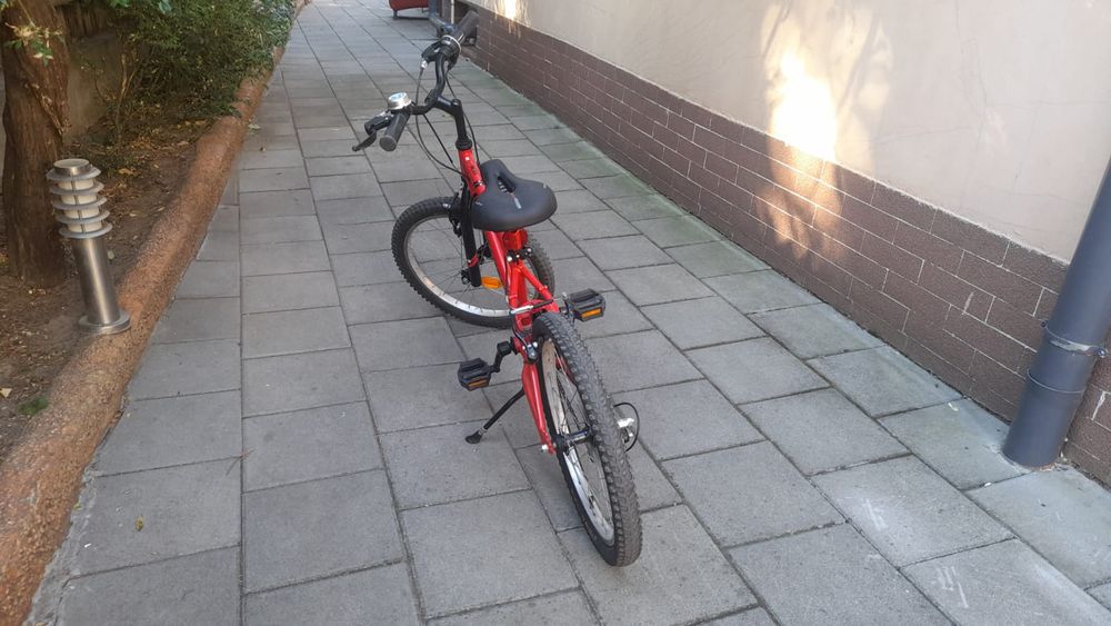 vand bicicleta baieti urgent