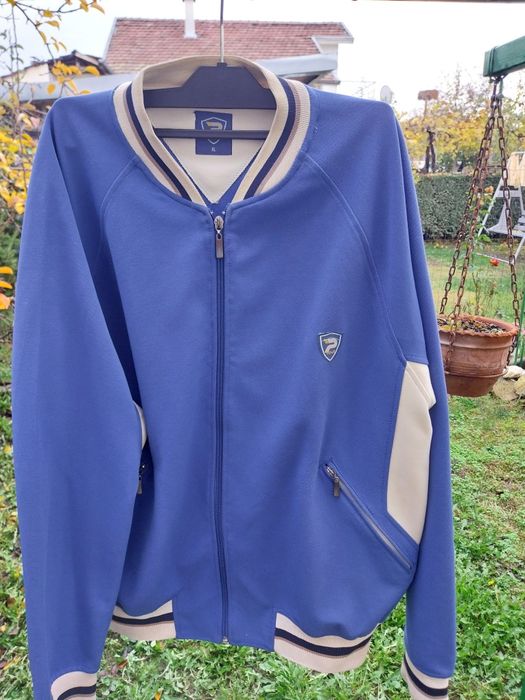 Дрехи за спорт и свободно време