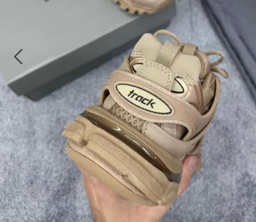 Продавам обувки Balenciaga track 37 номер