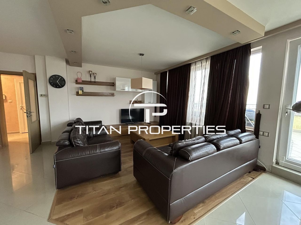 Дава се под наем Тристаен апартамент в Варна, Виница - 120 кв.м за 850 € - Снимка #1