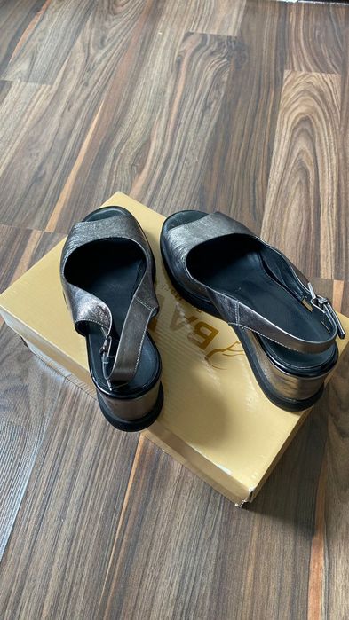 Женская коженный летняя босоножки