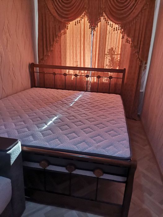 Продам кровать двуспальную б/у