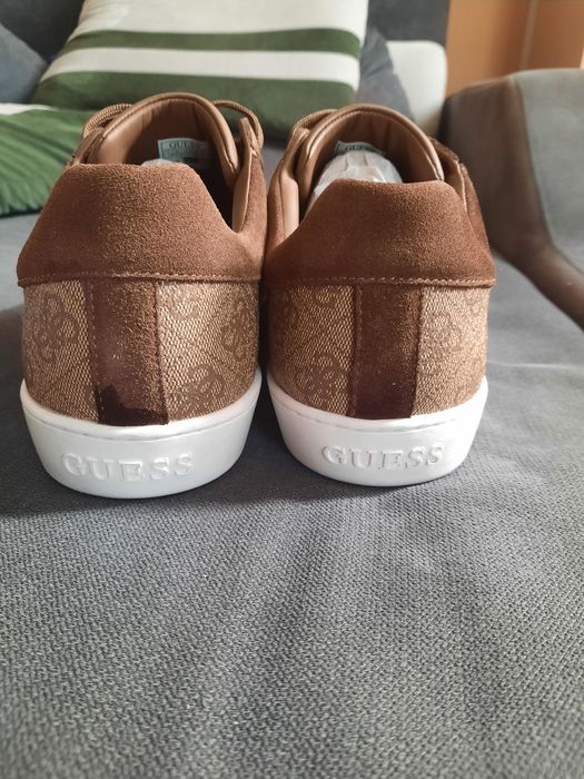 Оригинални сникърси Guess