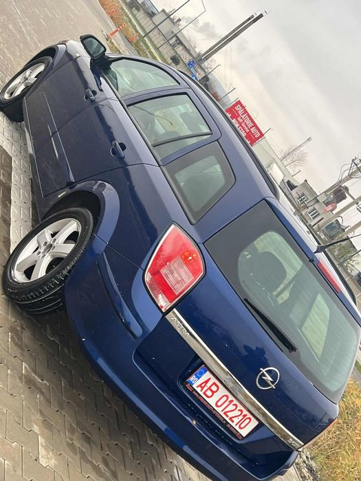 Vand sau schimb  opel asta h