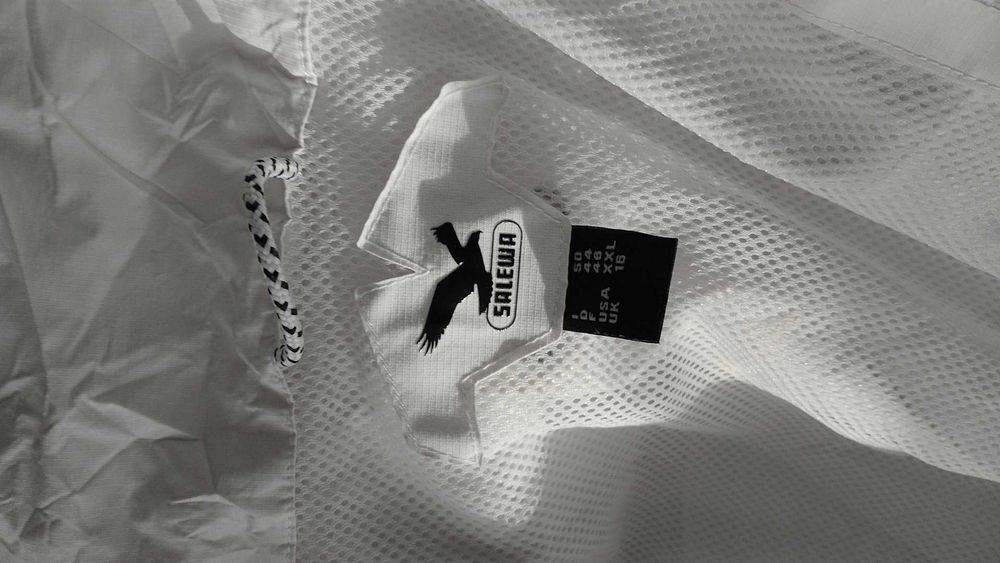 Водоустойчиво мъжко яке против вятър