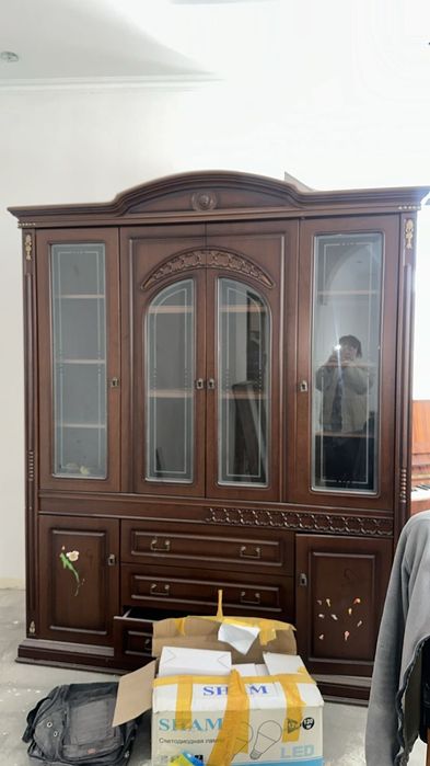 Продам горку для гостиной