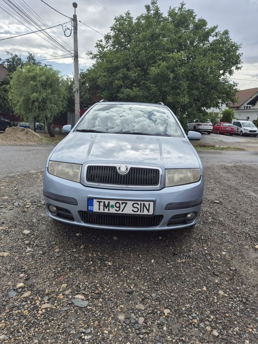 Vând skoda fabia 1.2