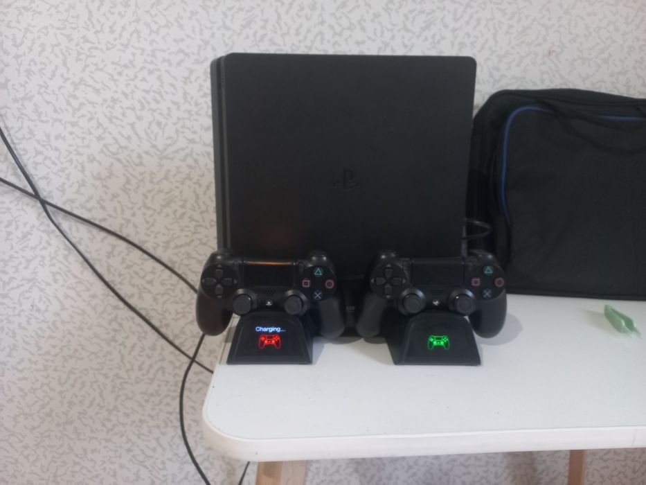 PlayStation 4 Slim