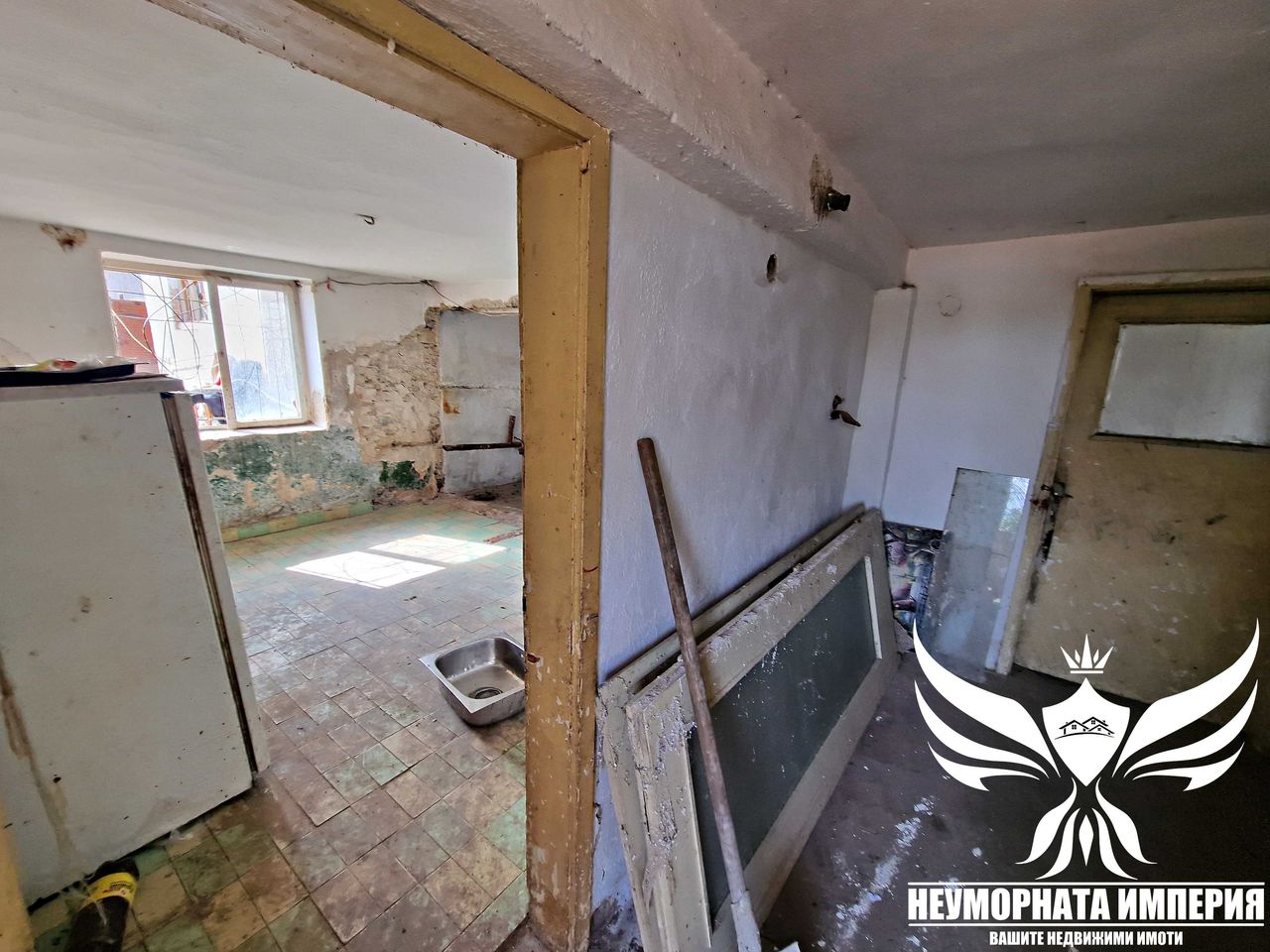 Продава се Къща в с. Избеглии, Област Пловдив - 450 кв.м за 222 €/кв.м - Снимка #17