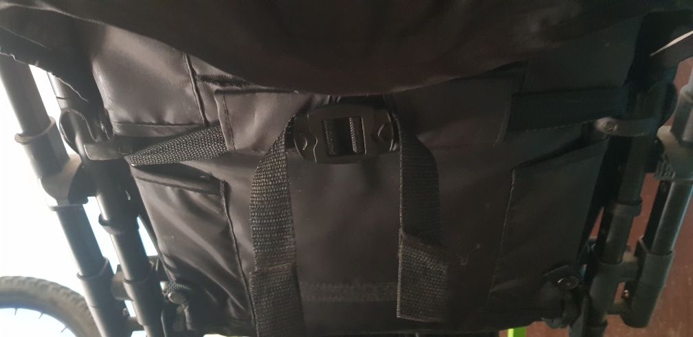 Продам коляску чемодан б/у