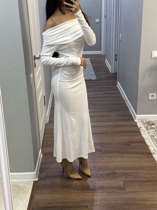 Платье белое бандажное