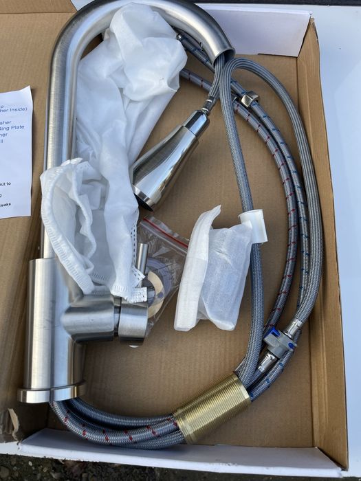 Baterie bucatarie cu dus