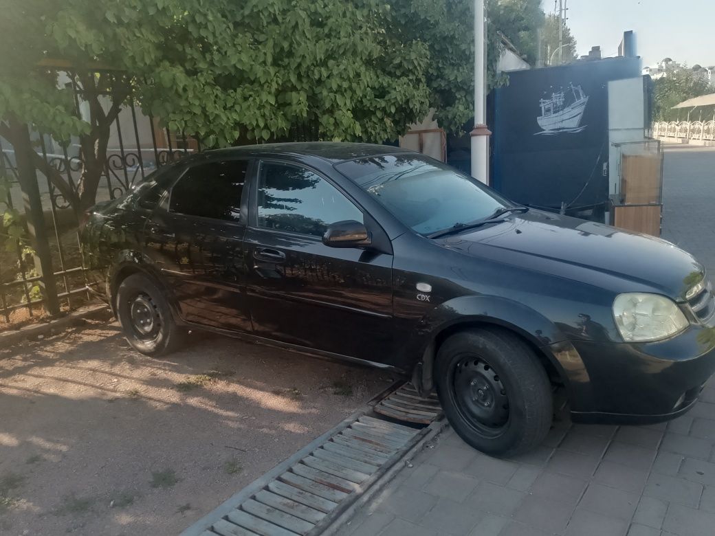 Lasetti 1.8 sotiladi aftomat