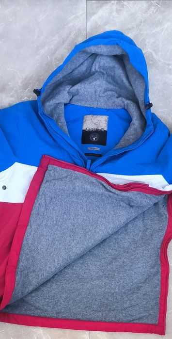 Яке Napapijri Rainforest размер M
Rainforest Jacket In RedRainforest J