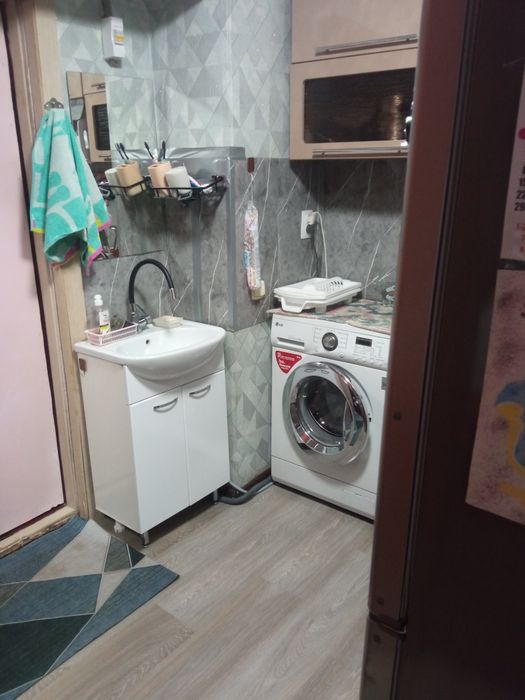 Продам комнату в общежитии район Буратино.