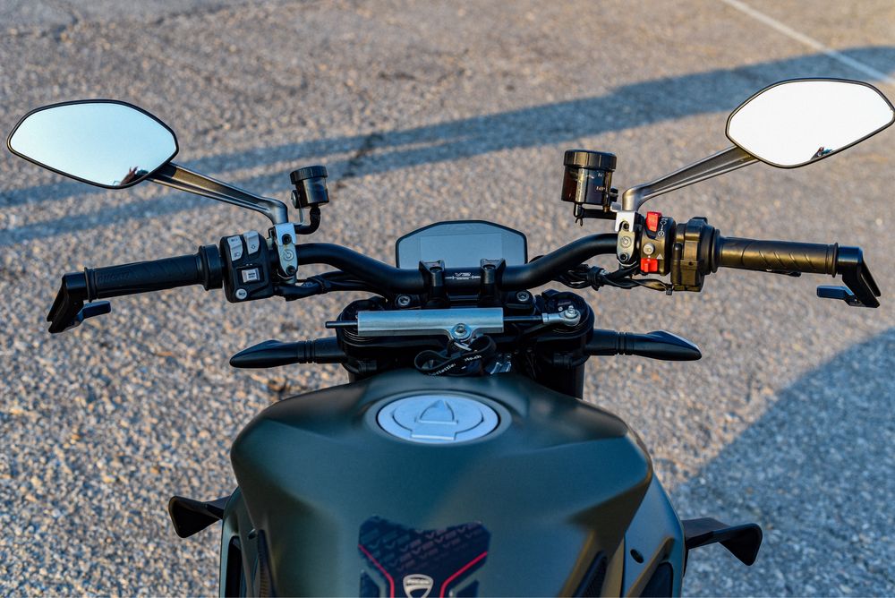 Ducati streetfighter v2 stormgreen  2023