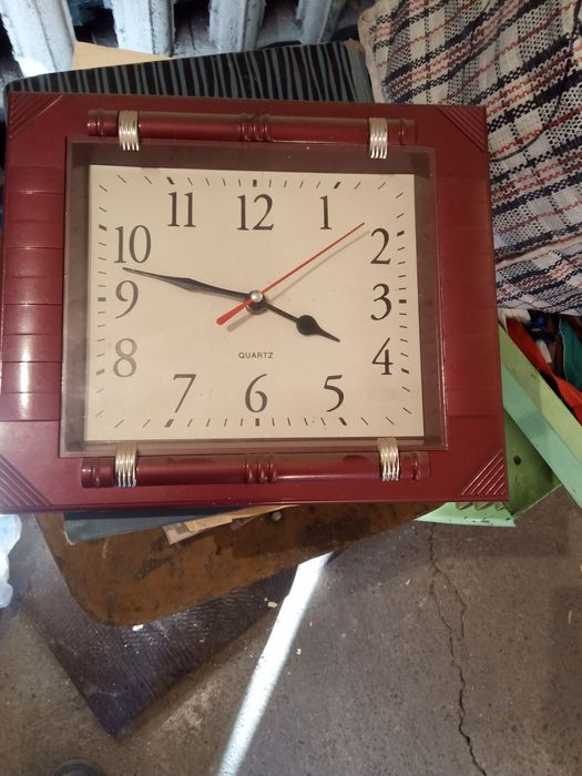 Продам часы настенные