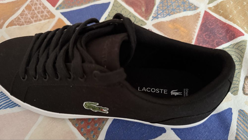 Продавам чисто нови кецове Lacoste!